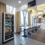 B&B HOTEL Marseille Centre La Timone
